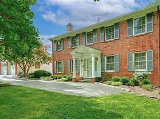 39 Michigan St, Bloomfield, NY 14469