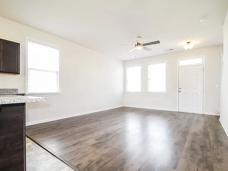 149 Valley Creek Dr — Photo 5