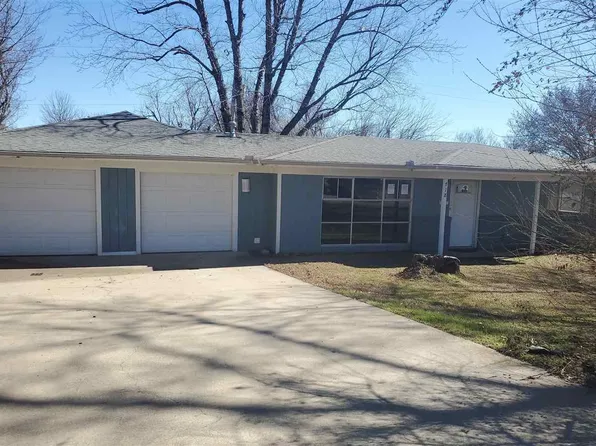 718 S Wilson Pl, Cushing, OK 74023