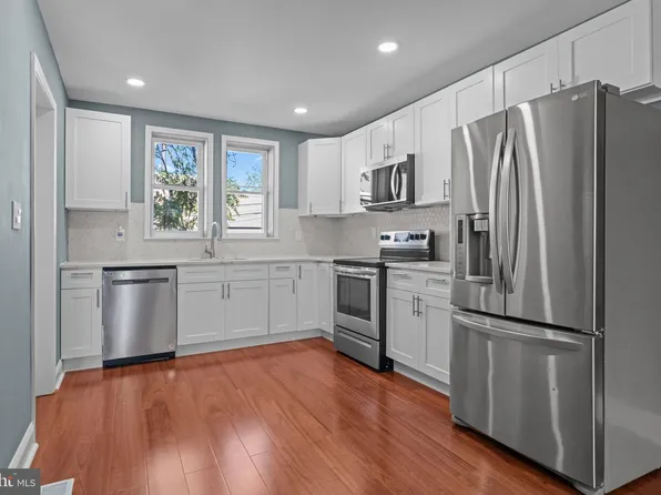 811 W Fisher Ave, Philadelphia, PA 19141