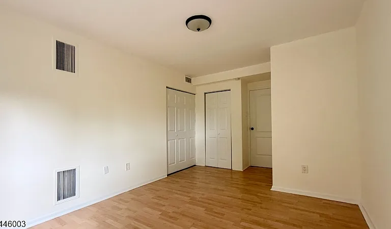 90 E Blackwell St #A — Photo 8