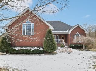 7015 Pond Ln, Bon Aqua, TN 37025