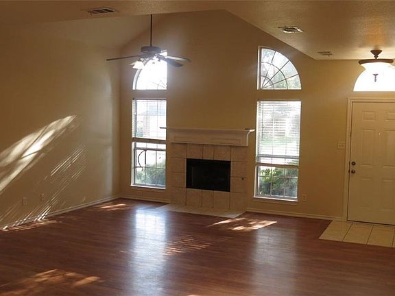 4th image of 2056 Kenny Ct