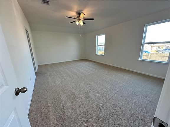 4th image of 1724 San Jacinto Dr
