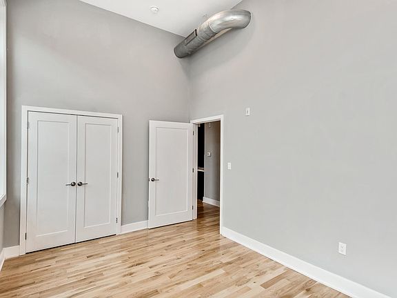 4th image of 1527 W Girard Ave #201