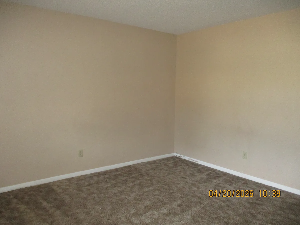 Room 1 - 3407 Kingston Rd