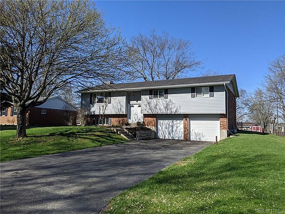 2nd image of 3657 Mary Ann Dr