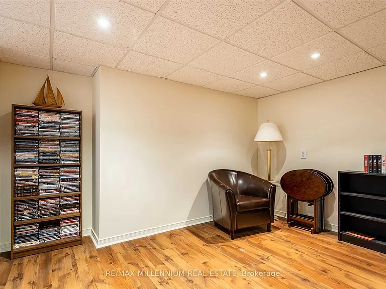 13 Dawson Cres — Photo 8