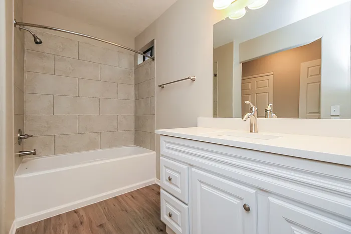 1610 W Houchin Way — Photo 11
