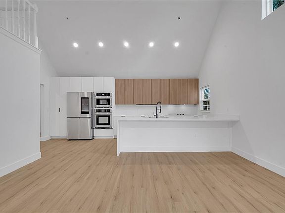 2nd image of 6593 QUEENS BOROUGH AVENUE #202