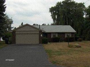 5134 Red Fox Dr, Brighton, MI 48114