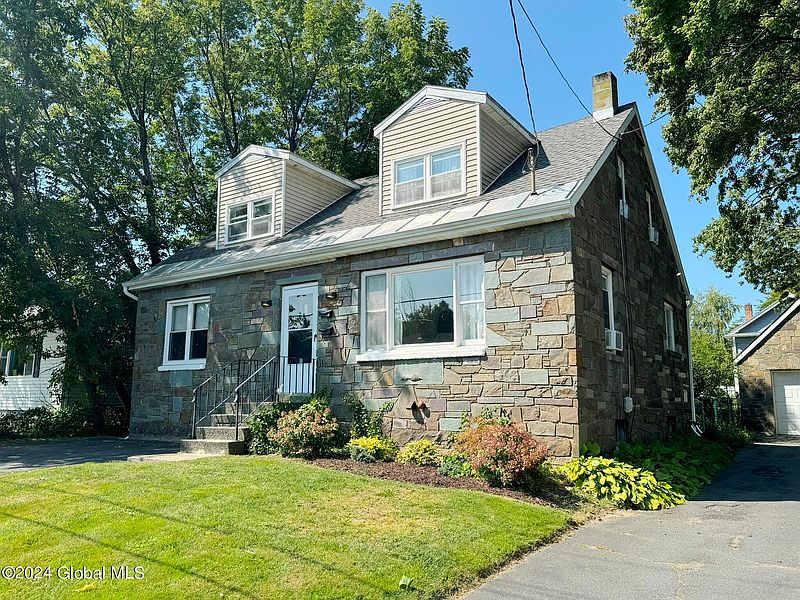 3rd image of 23 Moreland Avenue