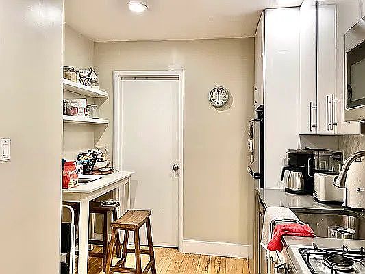 2nd image of 428 E 77th St APT 4B