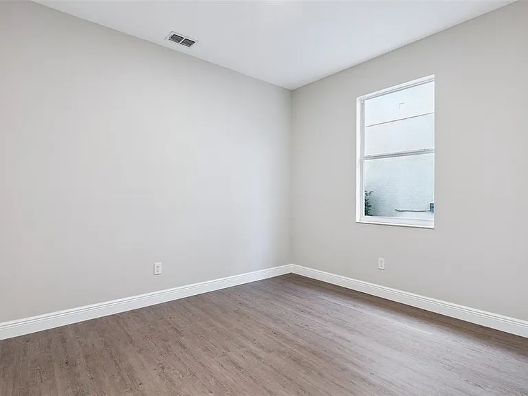 1209 Cathcart Cir — Photo 31