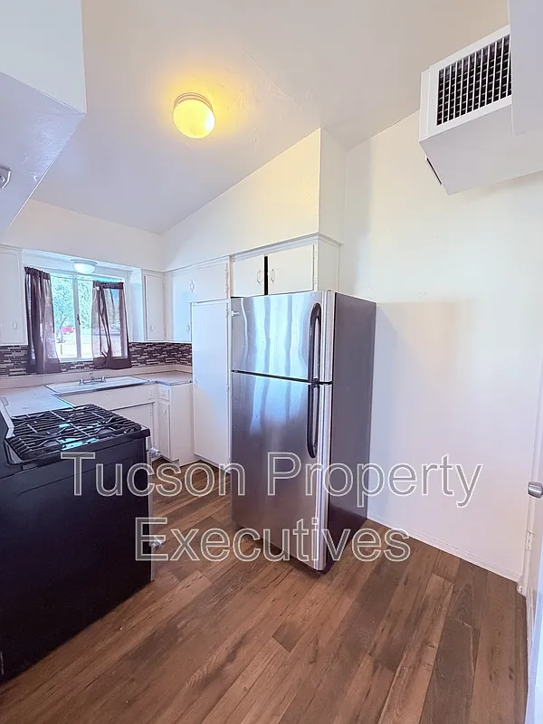 1 bed, 1.0 bath, 500 sqft, $900 — Photo 4