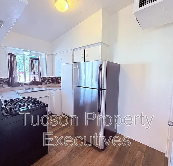 1603 N Highland Ave — Photo 4