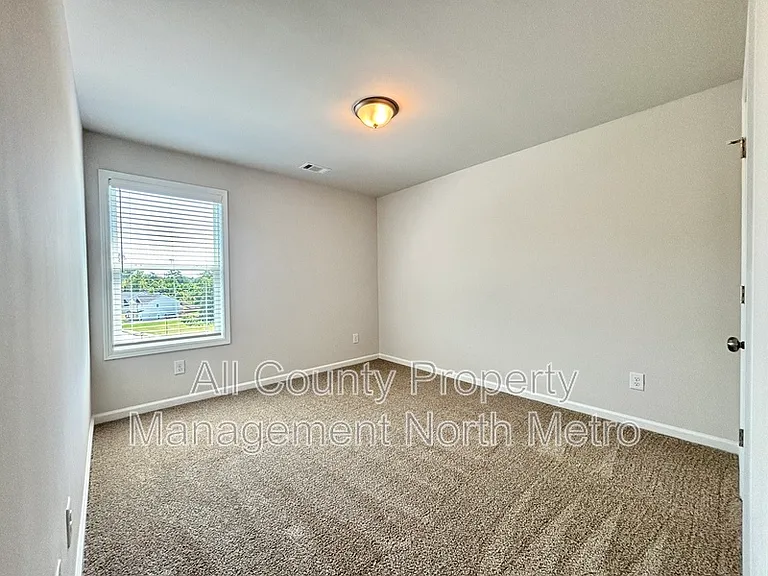 6366 Pine Ridge Point — Photo 9