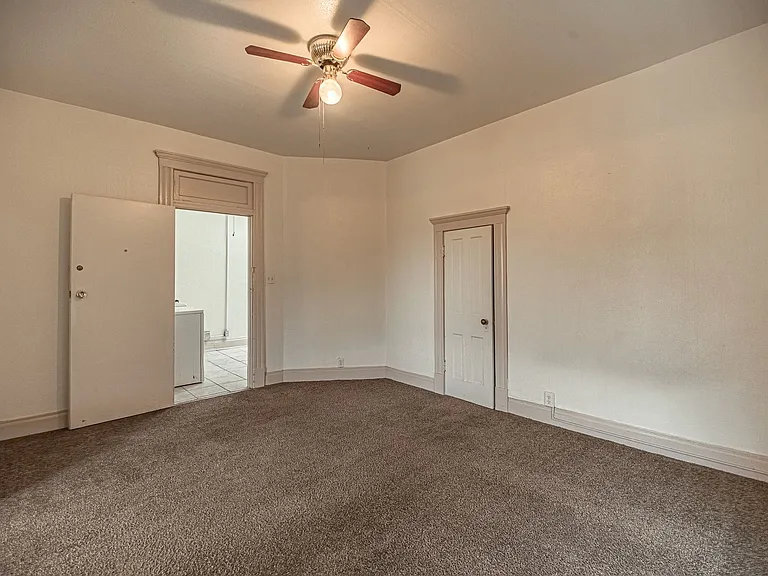 207 Midway Ave — Photo 32