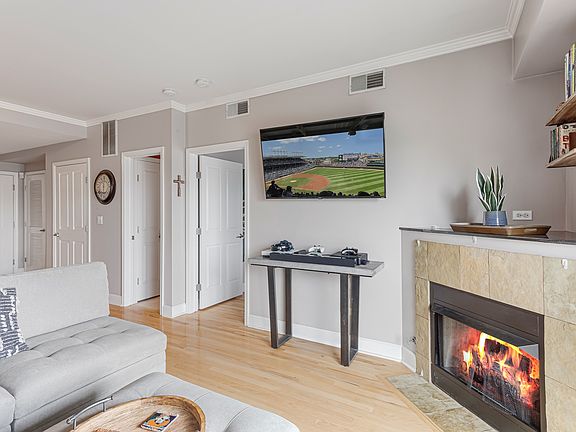 5th image of 437 W North Ave APT 505