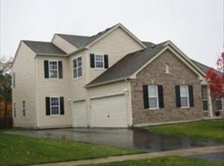 2138 Greenview Dr, Woodstock, IL 60098