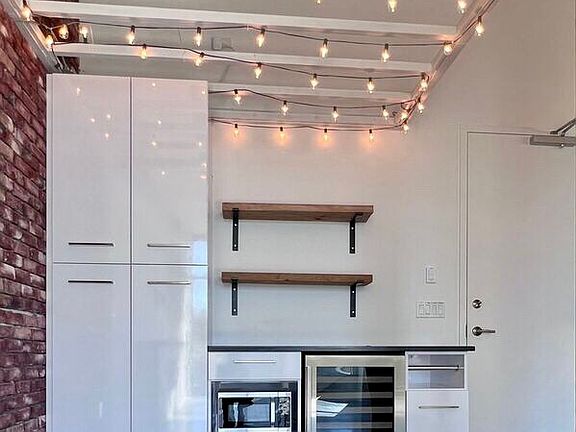 4th image of 302 SE Broadway St Floor 1