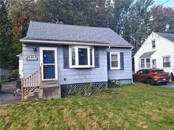 1017 Kinne St, East Syracuse, NY 13057