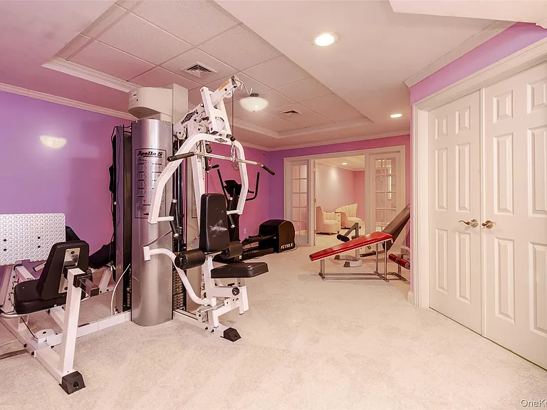 53 Pembroke Dr — Photo 30
