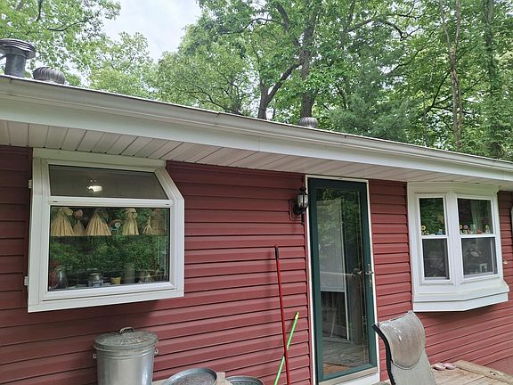 2nd image of 1954 Lawndale Dr