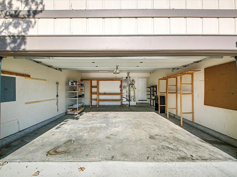 13734 W Meadowdale Dr — Photo 45