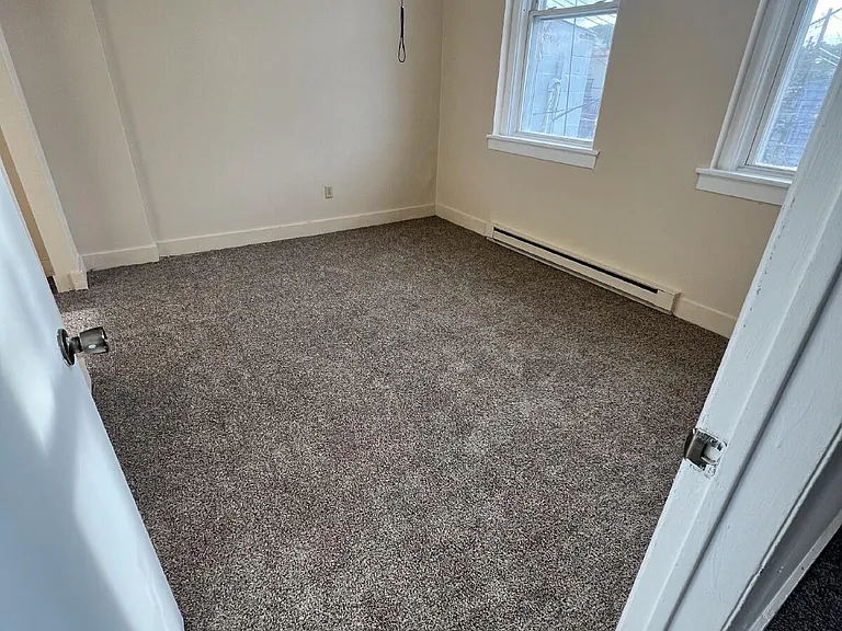 50 Main St #1 — Photo 7