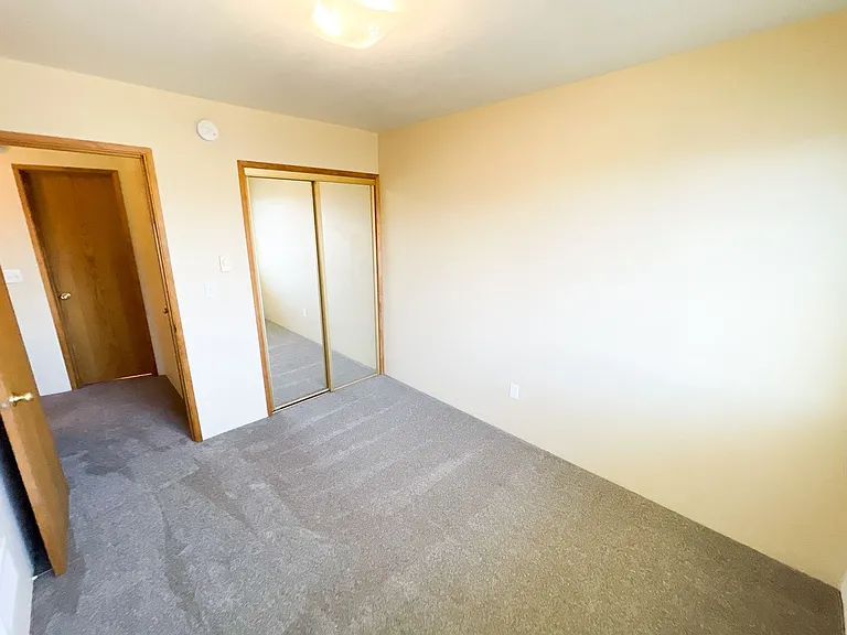 5710-5712 Glenridge Way #5714 — Photo 11