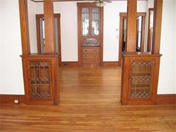 2nd image of 23 Hobson St #1