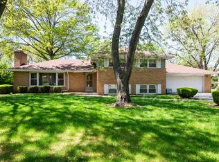 826 S Center St, Bensenville, IL 60106