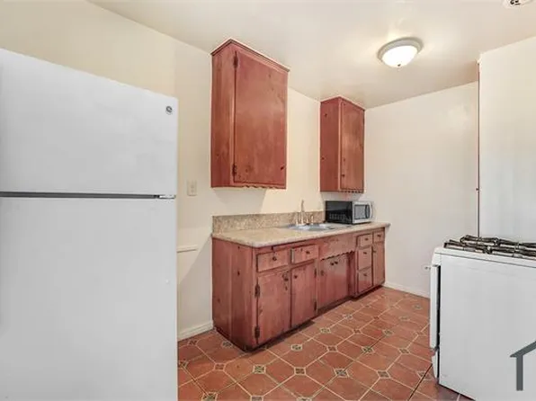 8451 S Normandie Ave APT 3, Los Angeles, CA 90044