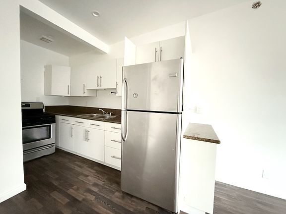 3rd image of 1213 Gordon St APT 10