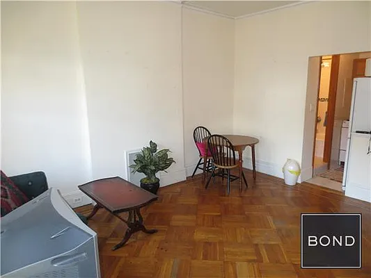 Rented by Bond New York | media 9