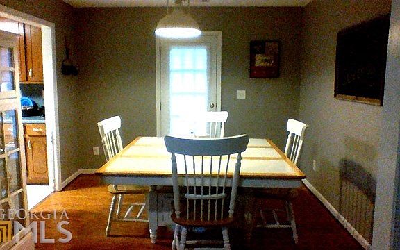 5th image of 220 Avalon Way