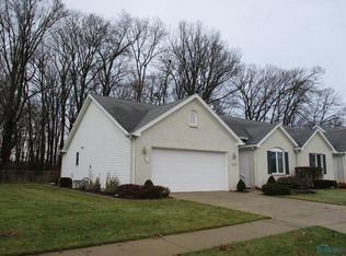 2328 N Watercrest Dr, Toledo, OH 43614