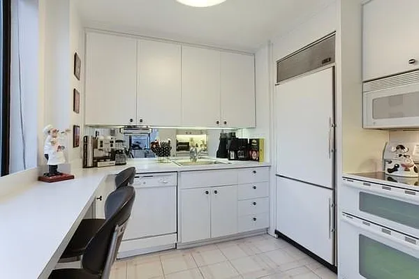 Sold by Corcoran | media 15