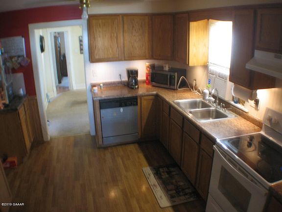 5th image of 312 Main St