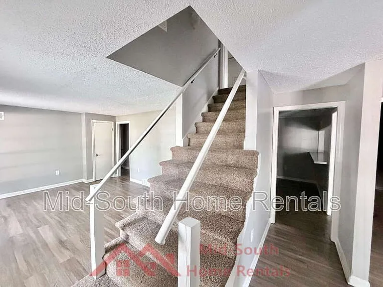 1733 Gowan Dr — Photo 5