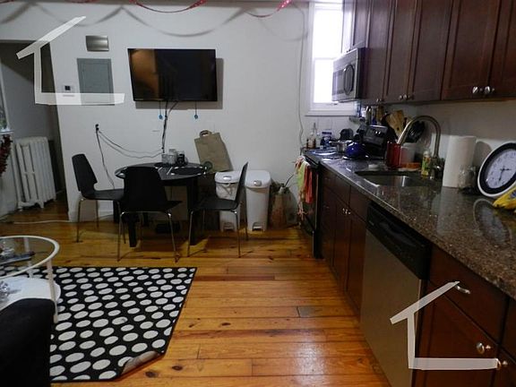 3rd image of 216 Hemenway St #3