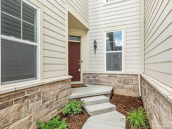 4th image of 3074 N Spurway Dr