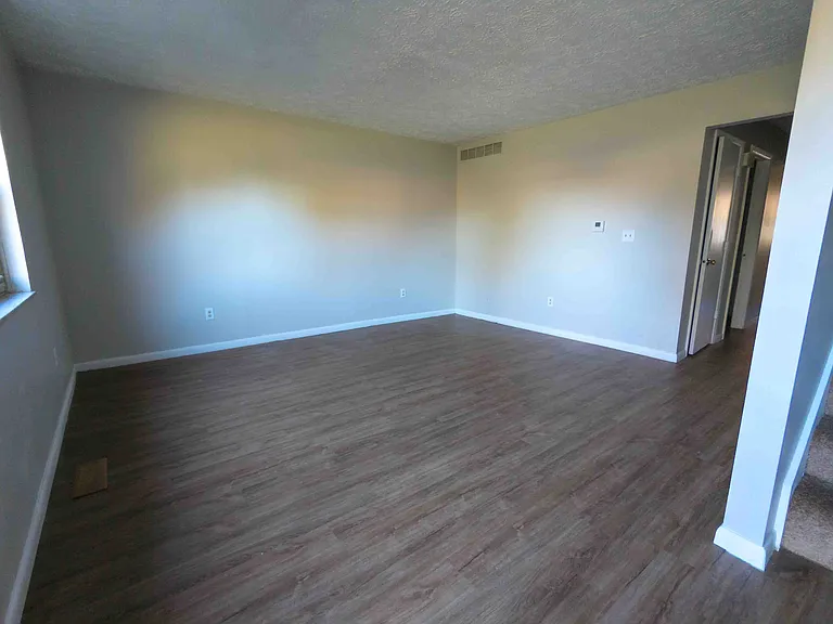 1019 Beryl Trl — Photo 3