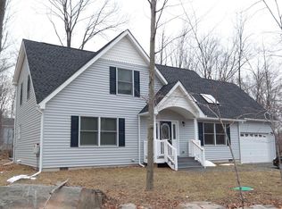 2 Ellys Cir, Lake Ariel, PA 18436