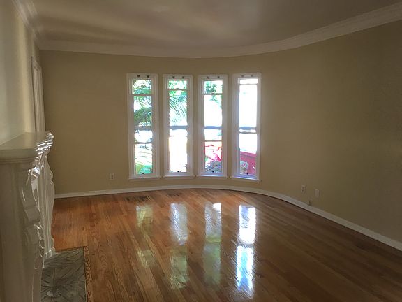 2nd image of 520 N Genesee Ave