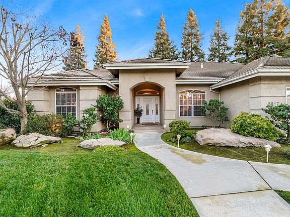 3rd image of 2817 E Laura Court