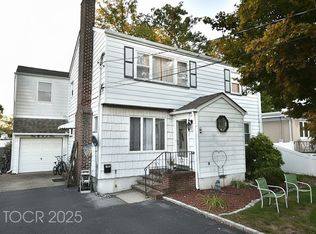 105 Parkway, Rochelle Park, NJ 07662