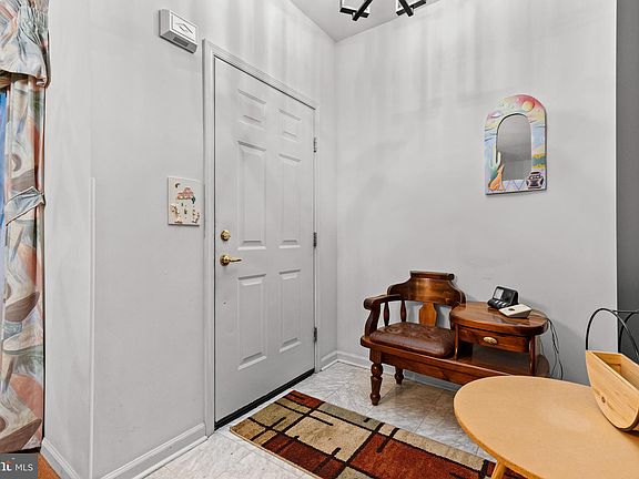 5th image of 530 Brighton Pl