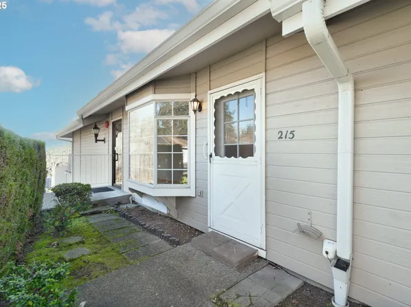 13775 SW Scholls Ferry Rd APT 215, Beaverton, OR 97008